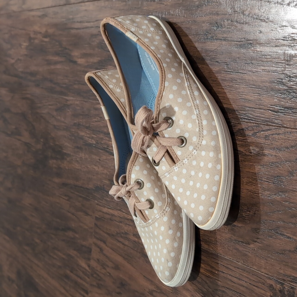 Polka dot keds